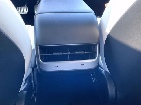 Used 2022 Tesla Model 3 Performance image 34
