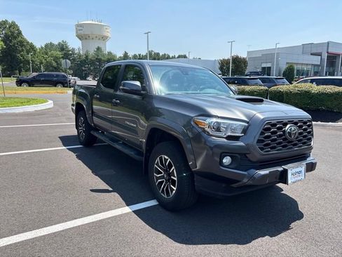 Certified 2023 Toyota Tacoma TRD Sport AWD/4WD image 5