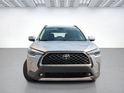 Used 2022 Toyota Corolla Cross XLE w/ Convenience Package AWD/4WD image 8