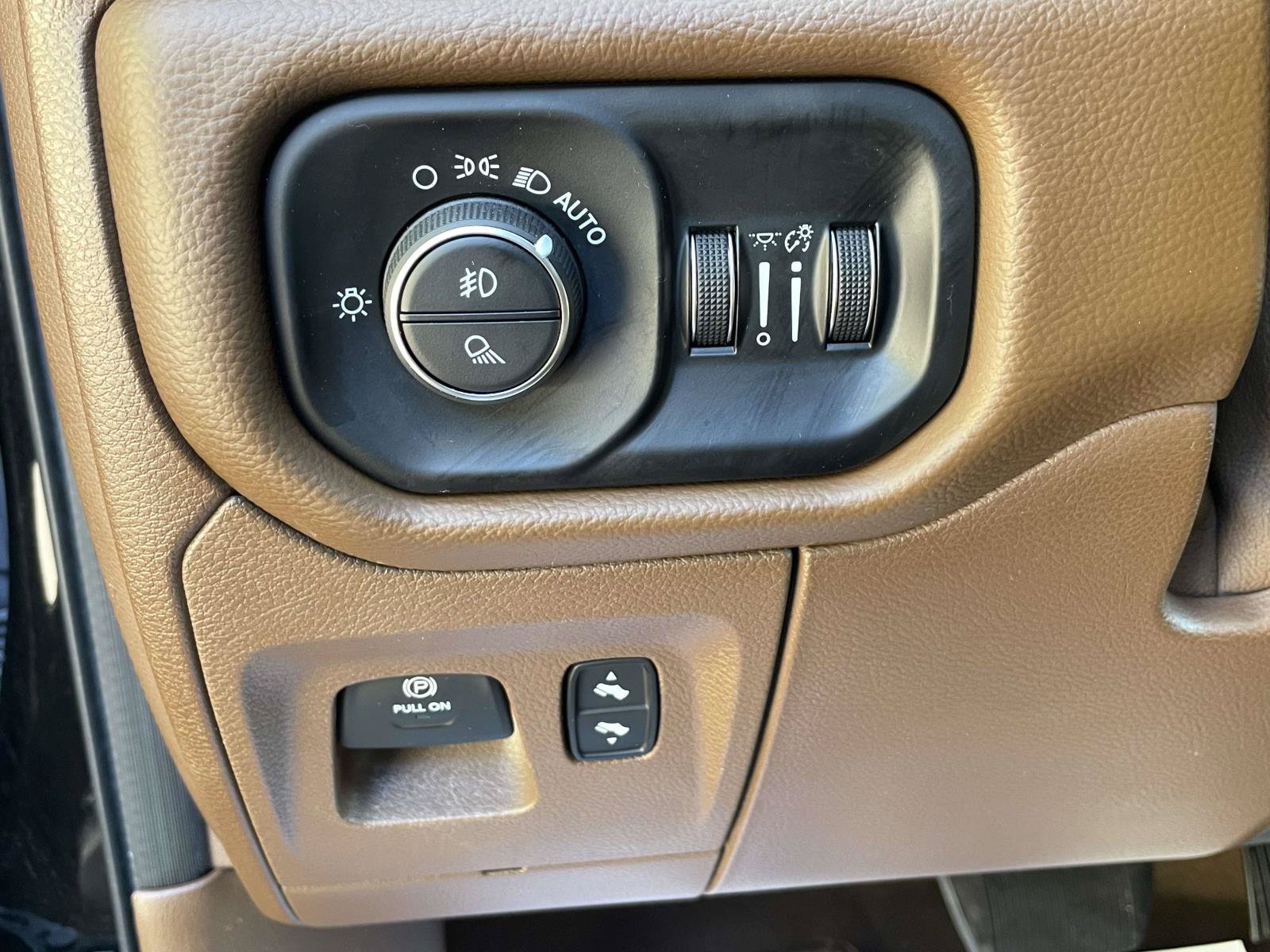Used 2019 RAM 1500 Laramie AWD/4WD image 20