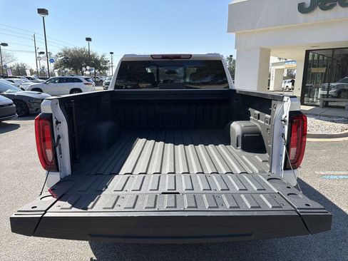 Used 2025 GMC Sierra 1500 Denali image 7