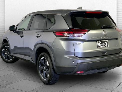 Used 2025 Nissan Rogue SV AWD/4WD image 11