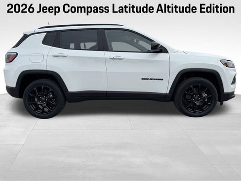 New 2026 Jeep Compass Latitude image 2