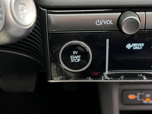 New 2025 Hyundai Ioniq 5 SEL image 25