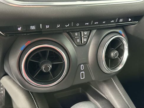 Used 2024 Chevrolet Blazer LT w/ Convenience Package image 22