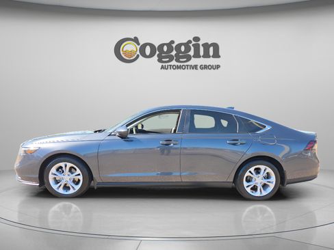 Used 2025 Honda Accord LX image 3