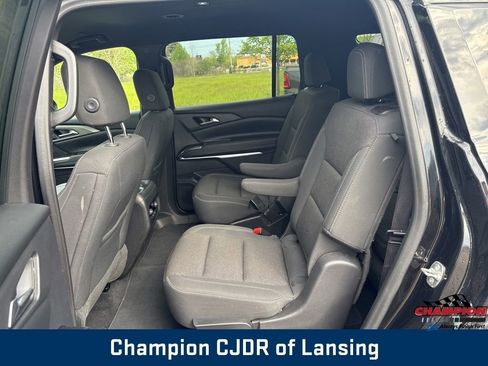 Used 2024 Chevrolet Traverse LT AWD/4WD image 16