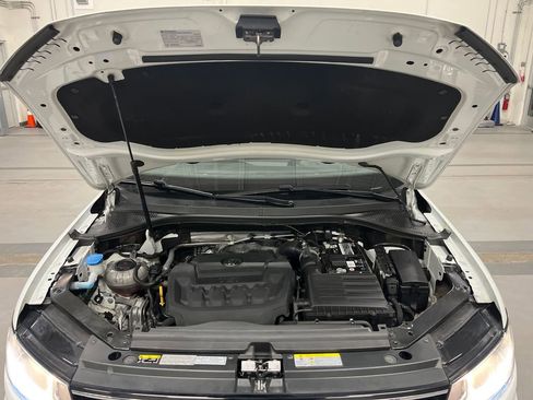 Certified 2021 Volkswagen Tiguan SE w/ Panoramic Sunroof Package image 6
