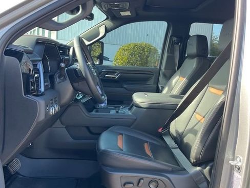 Used 2025 GMC Sierra 2500 AT4 w/ AT4 Premium Plus Package image 4