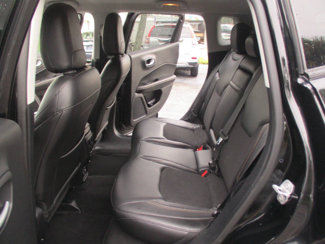 Used 2018 Jeep Compass Latitude w/ Popular Equipment Group FWD image 22
