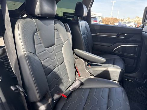 Used 2022 Kia Telluride SX w/ SX Prestige Package image 38