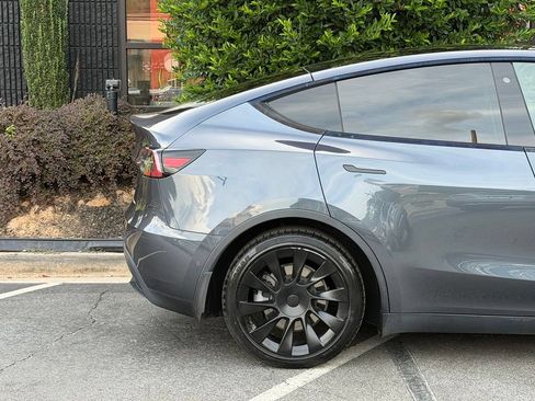 Used 2020 Tesla Model Y Long Range AWD/4WD image 22