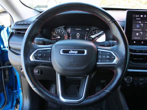 Used 2022 Jeep Compass Trailhawk w/ Trailhawk Convenience Group AWD/4WD image 19