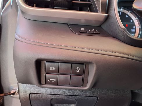 Certified 2024 Toyota Highlander XLE FWD image 20