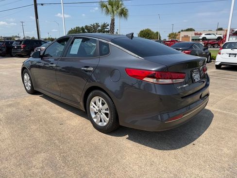 Used 2017 Kia Optima LX FWD image 3