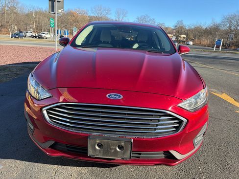 Used 2019 Ford Fusion SE w/ Equipment Group 151A image 2