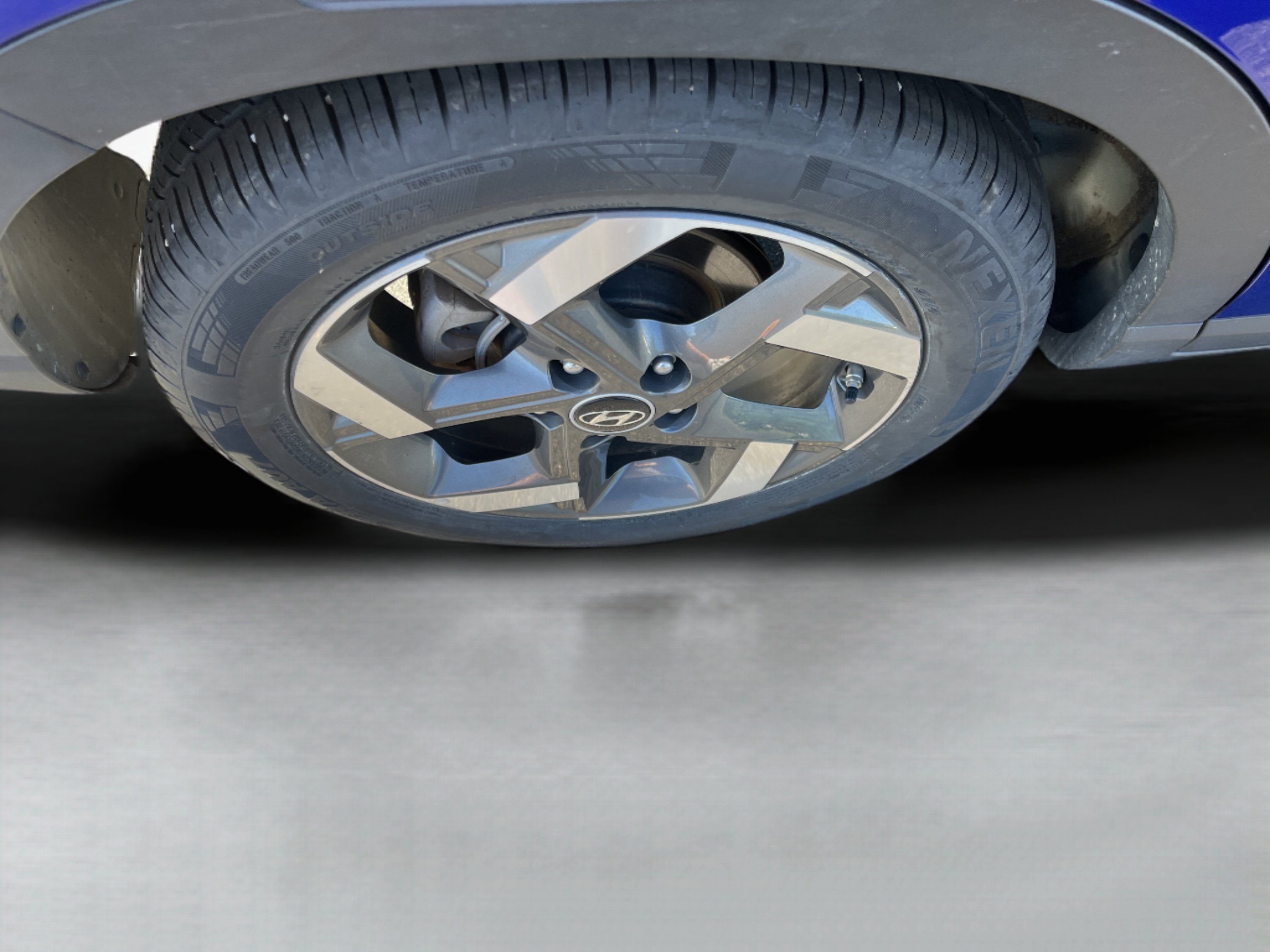 Used 2025 Hyundai Venue SEL FWD image 30