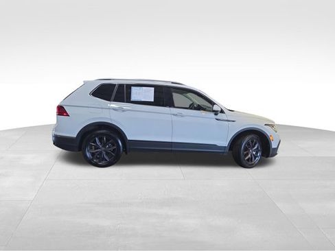 Used 2024 Volkswagen Tiguan SE FWD image 7