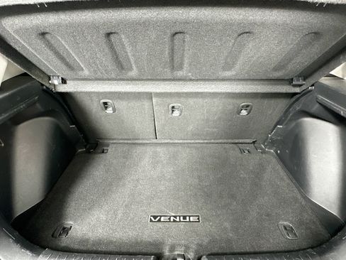 Used 2023 Hyundai Venue SEL image 24