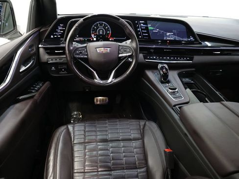 Used 2024 Cadillac Escalade ESV V w/ Heavy-Duty Trailer Package AWD/4WD image 82