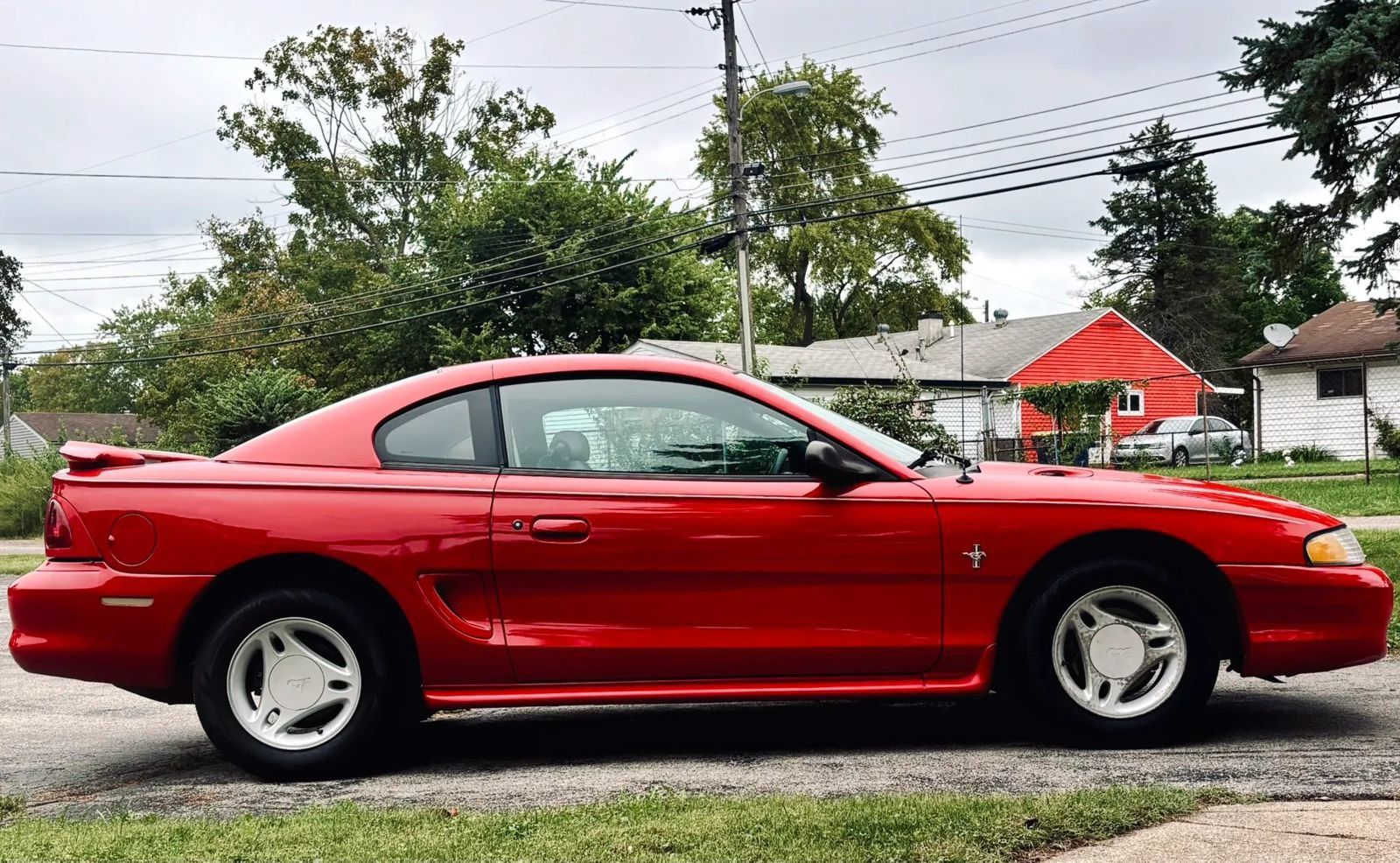 Used 1997 Ford Mustang Coupe RWD image 2