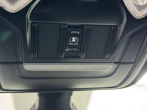 Used 2022 RAM 1500 Big Horn w/ Built-to-serve Edition AWD/4WD image 32