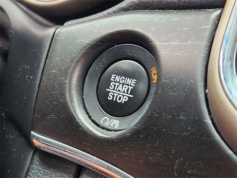 Used 2017 Jeep Grand Cherokee Limited w/ Luxury Group II image 18