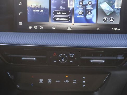 New 2026 Nissan Kicks SR FWD image 13