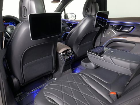 Used 2023 Mercedes-Benz EQS 580 4MATIC SUV image 35