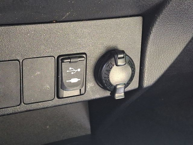 Used 2014 Toyota RAV4 Limited AWD/4WD image 25