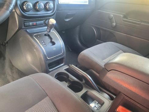 Used 2016 Jeep Compass Sport image 26