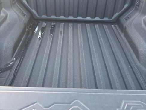 Used 2024 GMC Canyon AT4 w/ AT4 Premium Package image 11