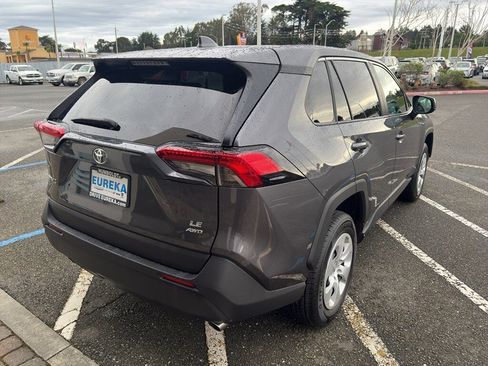 Used 2024 Toyota RAV4 LE image 19