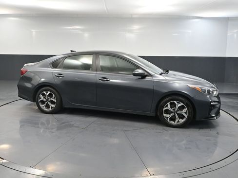 Used 2019 Kia Forte LXS image 4