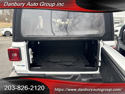 Used 2022 Jeep Wrangler Unlimited Sahara w/ Cold Weather Group AWD/4WD image 14