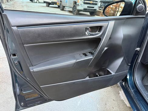 Used 2018 Toyota Corolla SE image 9