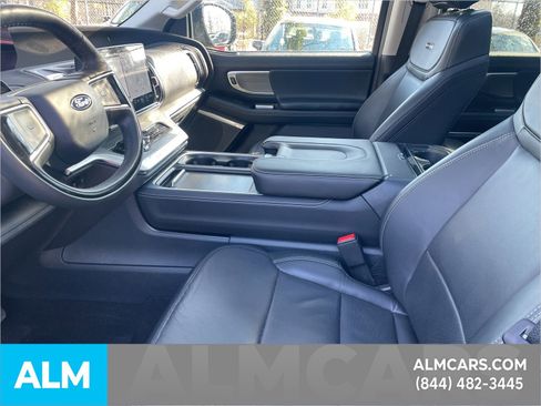 Certified 2025 Ford Expedition Platinum image 11