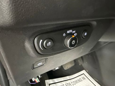Used 2023 GMC Terrain SLT AWD/4WD image 23