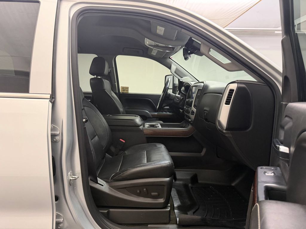 Used 2015 GMC Sierra 2500 SLT w/ Duramax Plus Package AWD/4WD image 25