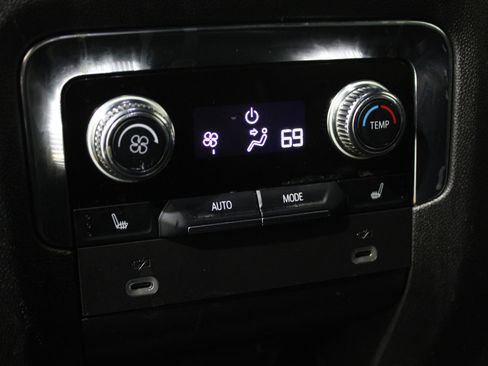 Used 2024 GMC Yukon Denali image 27