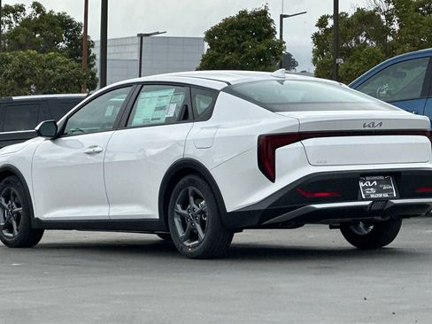 New 2026 Kia K4 LXS image 6