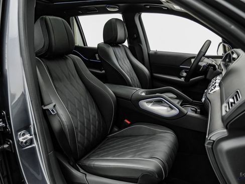 Used 2024 Mercedes-Benz Maybach GLS 600 4MATIC image 59