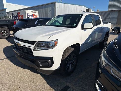 Used 2022 Chevrolet Colorado W/T w/ Custom Special Edition RWD image 2