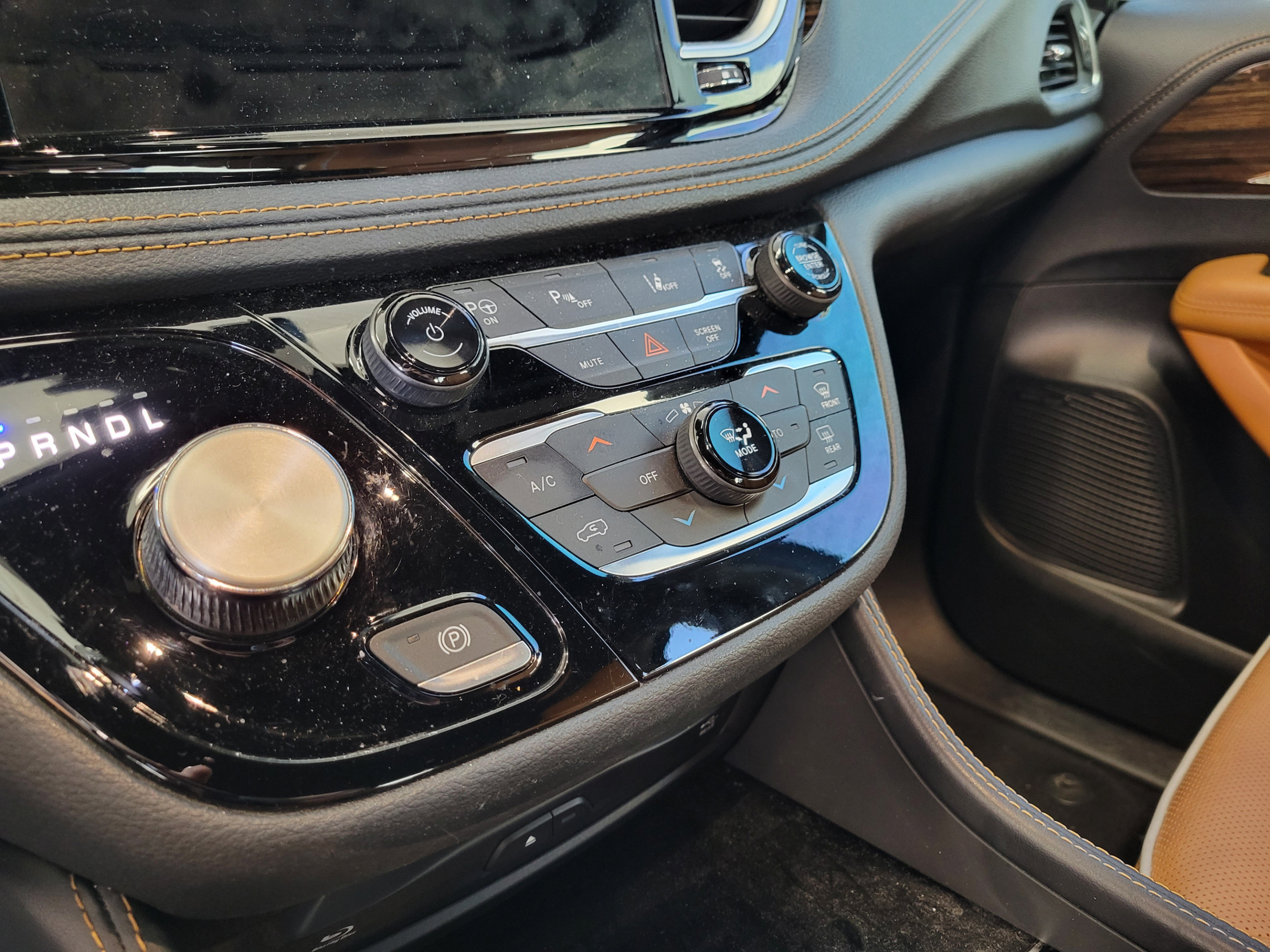 Used 2021 Chrysler Pacifica Pinnacle FWD image 21