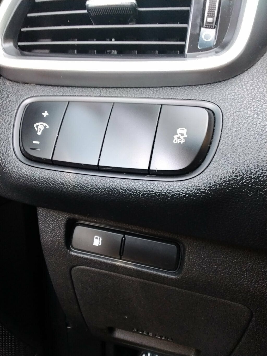 Used 2017 Kia Sorento FWD image 21
