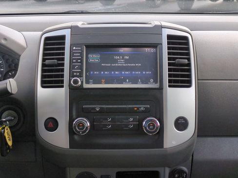 Used 2019 Nissan Frontier SV image 18