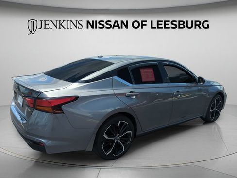 Certified 2023 Nissan Altima 2.5 SR w/ SR Premium Package FWD image 6