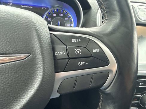 Used 2016 Chrysler 300 C image 31