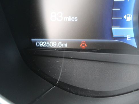 Used 2019 Ford Fusion SE image 32