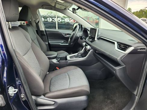 Used 2025 Toyota RAV4 XLE AWD/4WD image 10